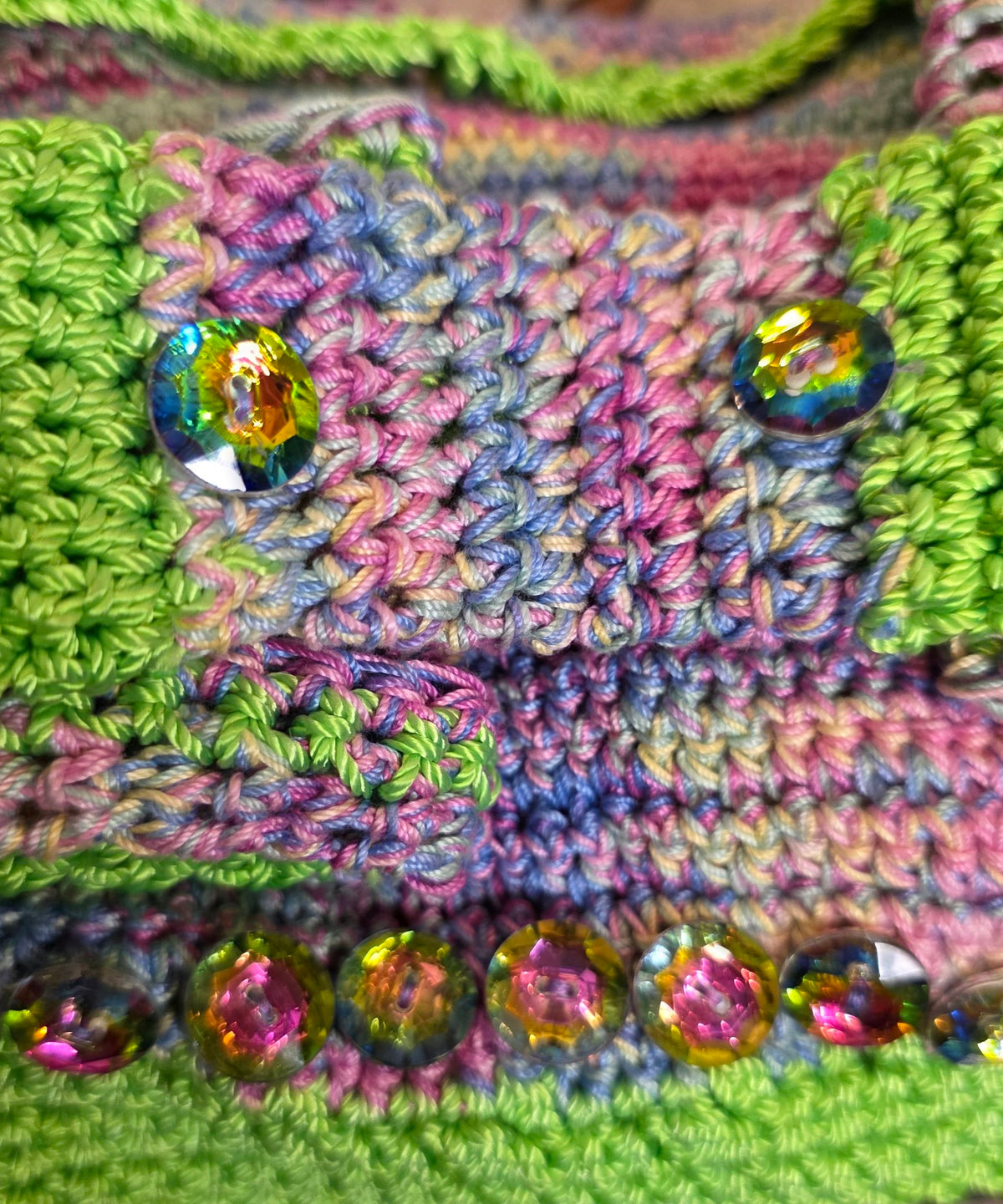 Verde Purse — iridescent glass button detail